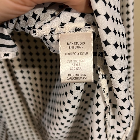 Max Studio long sleeve blouse size M - Picture 4 of 4